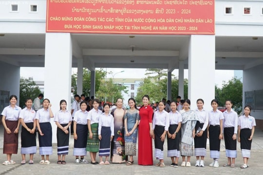 Khai giảng khóa đào tạo tiếng Việt cho lưu học sinh Lào