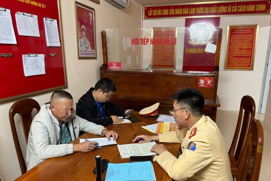 Kịp thời xác minh tài xế xe HOWO vượt sai quy định trên đường N5, đối đầu các phương tiện khác