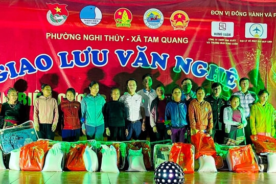 Chương trình ‘Xuân Biên phòng ấm lòng dân bản’ về với người dân biên giới huyện Tương Dương