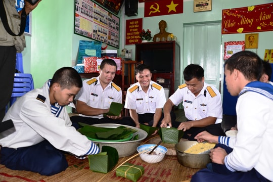 Kỷ niệm về bánh chưng đặc biệt của lính nhà giàn