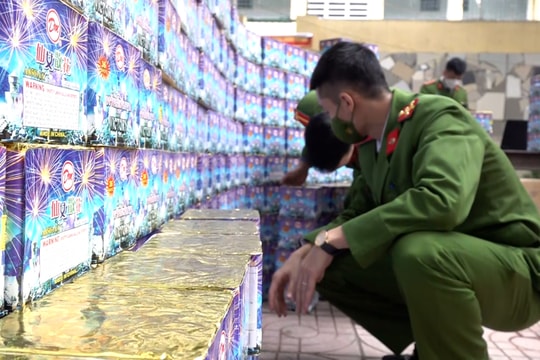 Triệt xóa đường dây vận chuyển, buôn bán hơn 1,4 tấn pháo lậu