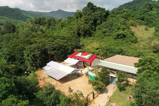 Nhà văn hóa hình chiếc khăn piêu người Thái ở Nghệ An đạt giải thưởng Văn học nghệ thuật toàn quốc