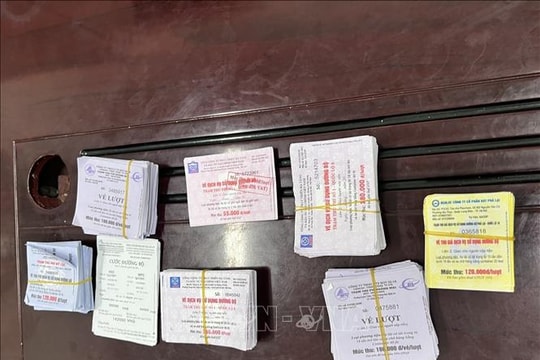 Năm 2024, buôn bán vé giả, tem giả mức độ nào sẽ bị phạt tù?