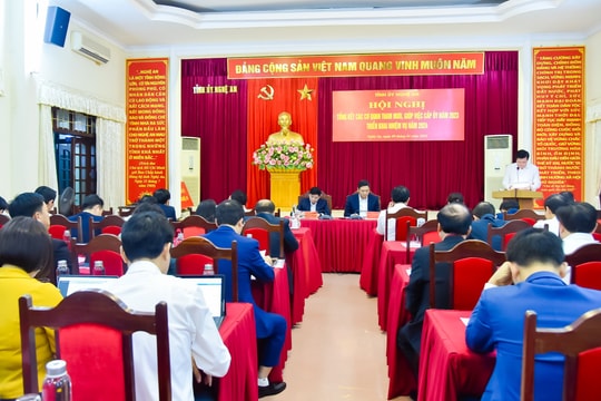 Tinh thông nghiệp vụ, nâng cao trách nhiệm, phát huy hình ảnh trong sáng của người cán bộ Đảng