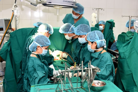 Phát triển hệ thống y tế công bằng, chất lượng, bền vững, kiểm soát tốt dịch bệnh