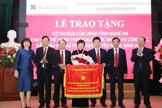 Agribank chi nhánh tỉnh Nghệ An đoạt giải Nhì thi đua toàn hệ thống năm 2023