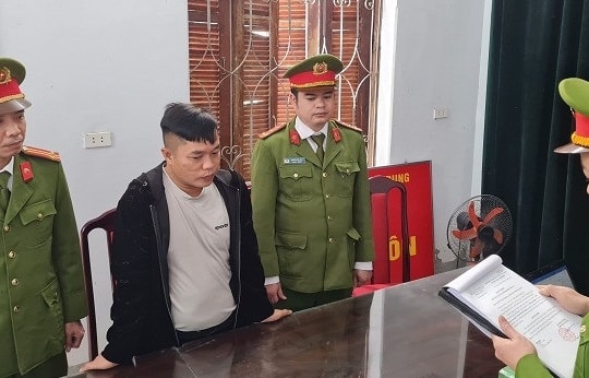 Bắt đối tượng mở mỏ vàng trái phép khiến người làm thuê tai nạn tử vong