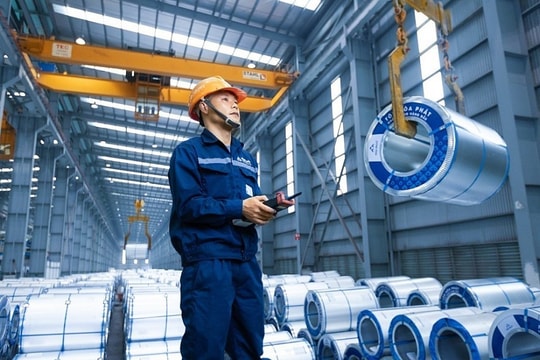 Giá thép, cà phê trong nước có tín hiệu khả quan; Vàng, USD bất ngờ đảo chiều hồi phục