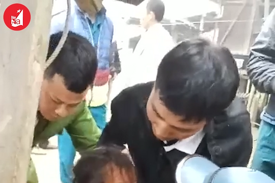 Tìm thấy bé gái 2 tuổi ở Nghệ An trong rừng sâu sau 31 tiếng mất tích