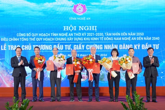 Nghệ An trao giấy chứng nhận đăng ký đầu tư cho 6 dự án với tổng mức 390 triệu USD