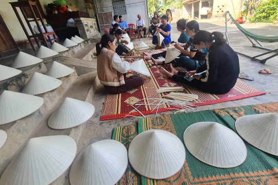 Nón lá Ba Đồn trên đất Nghệ hướng đến 'gắn sao' OCOP