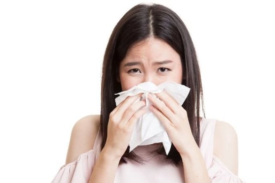 Phân biệt cúm A với cảm lạnh, viêm mũi họng cấp