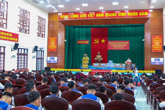 Bộ Tư lệnh Vùng 5 Hải quân gặp mặt đoàn phóng viên tác nghiệp tại tuyến đảo Tây Nam