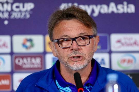 HLV Troussier: 'Trận đấu với Indonesia như là trận chung kết'