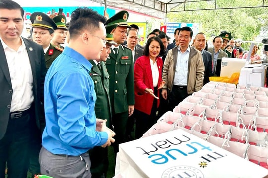 Tập đoàn TH, BAC A BANK chung tay mang 'Tết nhân ái' tới đồng bào khó khăn 