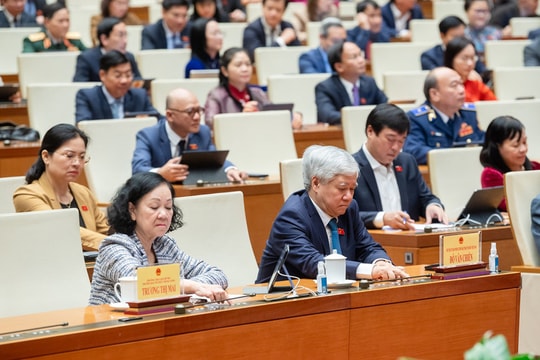 Quốc hội thông qua Luật Đất đai sửa đổi, công bố bảng giá đất mới từ 1/1/2026