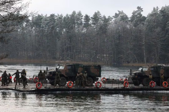 NATO điều 90 nghìn quân diễn tập giả định xung đột với đối thủ 'ngang cơ'