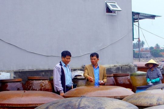 Làng nghề nước mắm hàng trăm năm tuổi ở Hoàng Mai