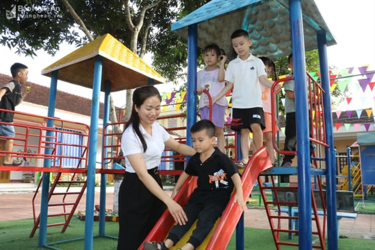 Nhận quà Tết ít ỏi, nhiều giáo viên vẫn trích lương để lo Tết cho học sinh nghèo