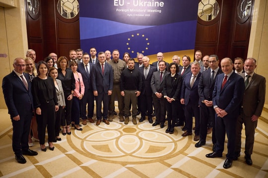 Ngoại trưởng 27 nước EU thảo luận về viện trợ cho Ukraine và giải pháp cho Trung Đông