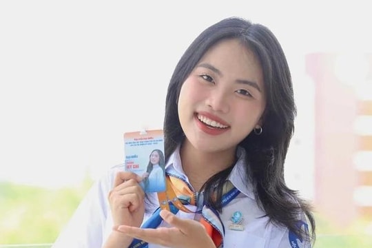 Phương Mỹ Chi lên tiếng về tin đồn bỏ học đại học