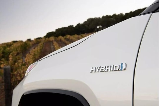  Người dùng xe máy xăng chuyển sang xe hybrid nhiều hơn ô tô điện