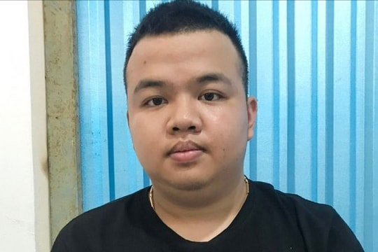 Bắt thanh niên giả danh công an, mua bán trái phép tài khoản ngân hàng