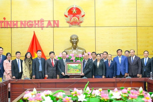 Sớm triển khai ký kết hợp tác giữa HĐND, UBND và các sở, ngành của tỉnh Nghệ An với 3 tỉnh của nước bạn Lào