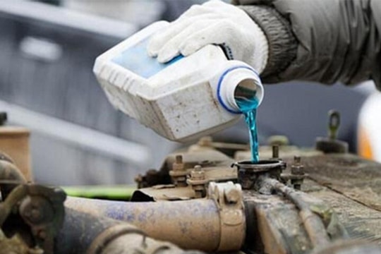 Cách xử lý xe ô tô khi xăng bị nhiễm nước