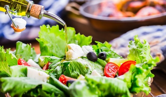 Gợi ý chế độ ăn giúp giảm tác hại của thuốc lá