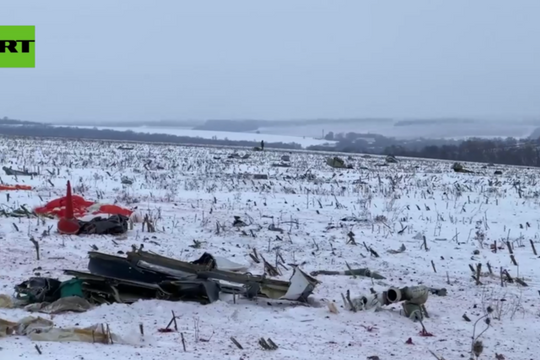 Quan chức Nga khẳng định máy bay chở tù binh Ukraine bị tên lửa tấn công