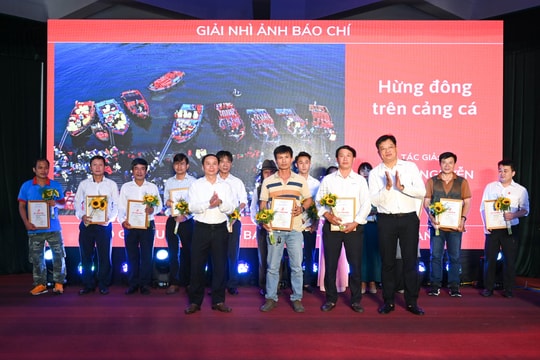 Sát cánh trên mọi chặng đường cùng báo Đảng