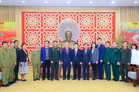 Lãnh đạo tỉnh Xiêng Khoảng, Lào thăm, chúc Tết Nguyên đán Giáp Thìn tỉnh Nghệ An