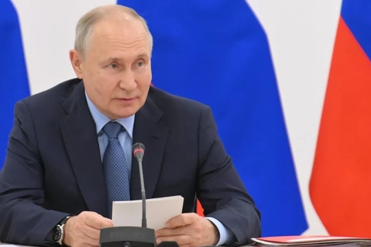 Chuyến đi bất ngờ của Tổng thống Putin đến Kaliningrad khiến châu Âu bất an