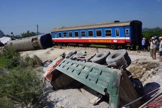 Điều động người không đủ điều kiện điều khiển phương tiện giao thông đường sắt bị xử lý hình sự như thế nào?