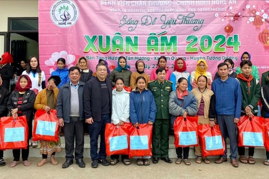 Bệnh viện Chấn thương - Chỉnh hình Nghệ An 'mang Xuân ấm' về với dân bản Tương Dương
