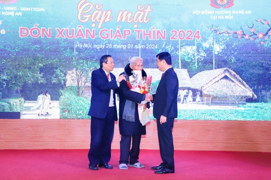 Lãnh đạo tỉnh gặp mặt Hội đồng hương Nghệ An tại Hà Nội