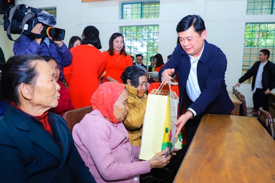 Bí thư Tỉnh ủy Nghệ An Thái Thanh Quý thăm, chúc Tết tại huyện Quỳ Hợp