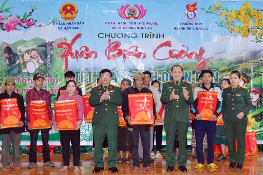 Bộ Chỉ huy Quân sự tỉnh Nghệ An tổ chức Chương trình ‘Xuân biên cương, hải đảo - Tết thắm tình quân dân’