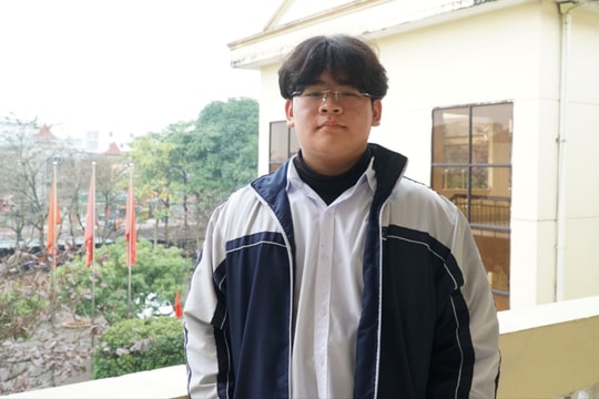 Cuộc 'bẻ lái' thành công của nam sinh lớp 11 chuyên Tin giành giải Nhất môn Tiếng Anh học sinh giỏi quốc gia