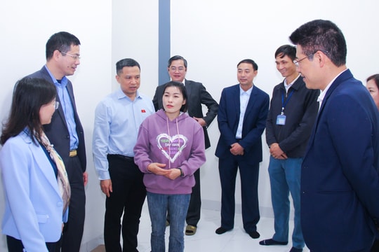 Đoàn đại biểu Quốc hội tỉnh Nghệ An tặng quà, chúc Tết người nghèo tại một số địa phương