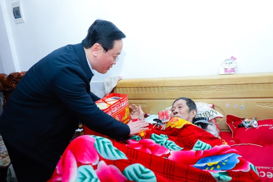 Nghệ An chú trọng chăm lo Tết cho người có công và người nghèo