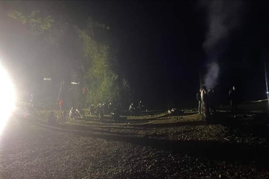 2 cháu bé nghi bị đuối nước khi chơi ở bờ sông