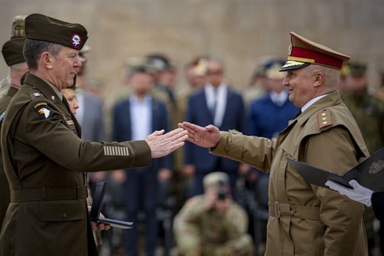 Romania kêu gọi chuẩn bị sẵn sàng cho cuộc chiến tiềm tàng với Nga 