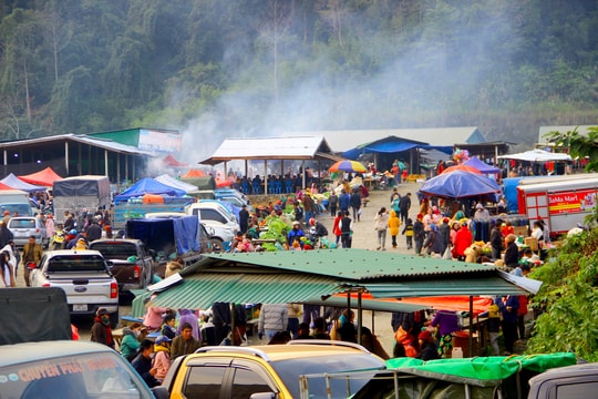 Nhộn nhịp chợ biên xứ Nghệ ngày giáp Tết