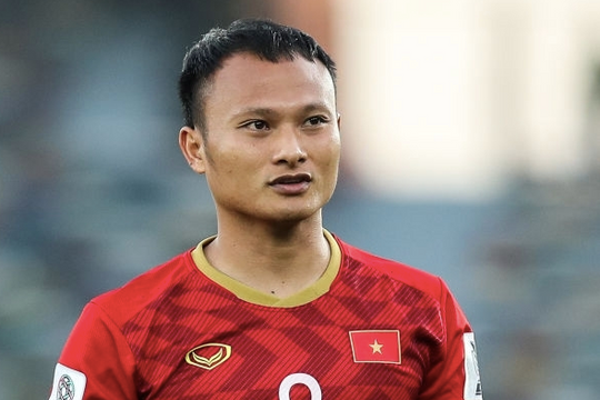 Trọng Hoàng khoác áo CLB Hà Tĩnh; HLV Shin Tae-yong cam kết ở lại cùng Indonesia 