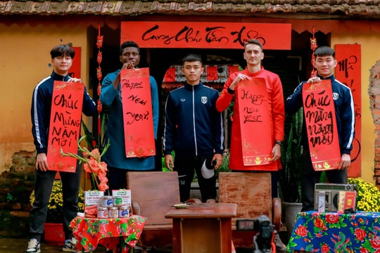 Ngoại binh Sông Lam Nghệ An hào hứng đón Tết Việt