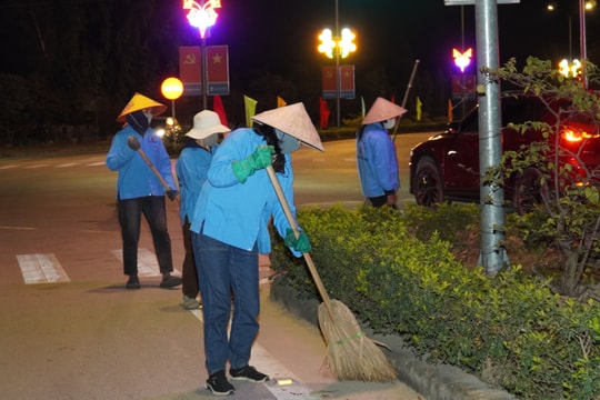 Những người thầm lặng làm đẹp phố phường 