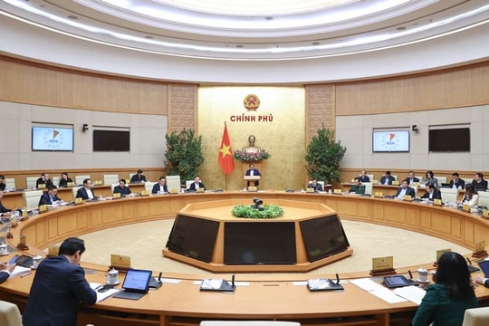 Khẩn trương triển khai chế độ tiền lương , sắp xếp đơn vị hành chính cấp xã, cấp huyện