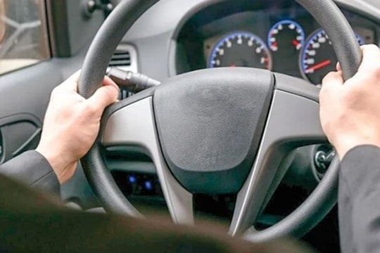 Vô lăng bị rơ là gì?